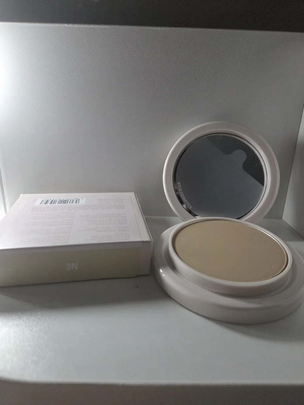 Kylie Cosmetics Pressed Powder Foundation - 3N Natural Beige